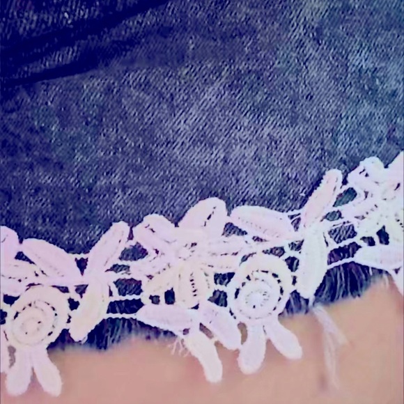 NWT 💋 HIGH WAIST LACE TRIMMED DISTRESSED DENIM JEAN STRETCH SHORTS Women’s 12 - Picture 4 of 12